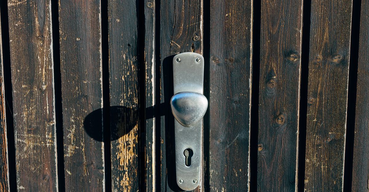 Door Knob Lock vs. Deadbolt: What NYC Homes Really Need — Sugar Hill Locksmith